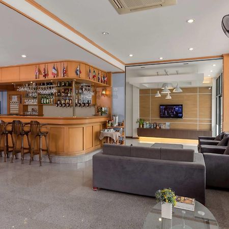 Seven Oaks Inn Jomtien Beach Extérieur photo